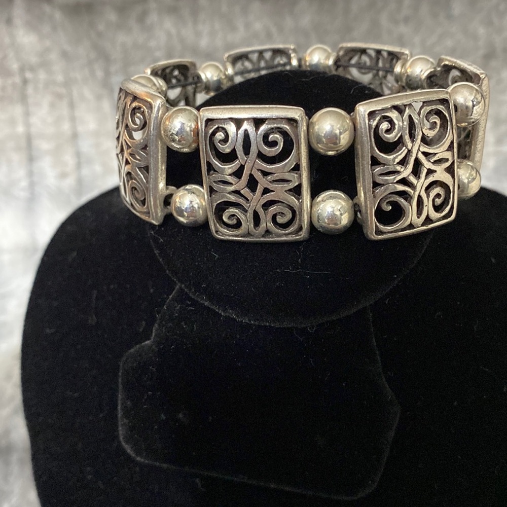 Silver stretch bracelet